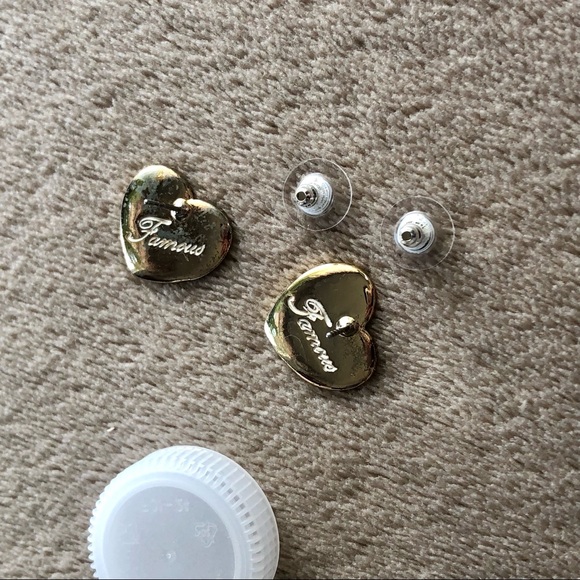 ✨2/$7✨ Earrings: GUESS Heart Earrings, 1 pair 🛍 Bundle Me! - Picture 3 of 7